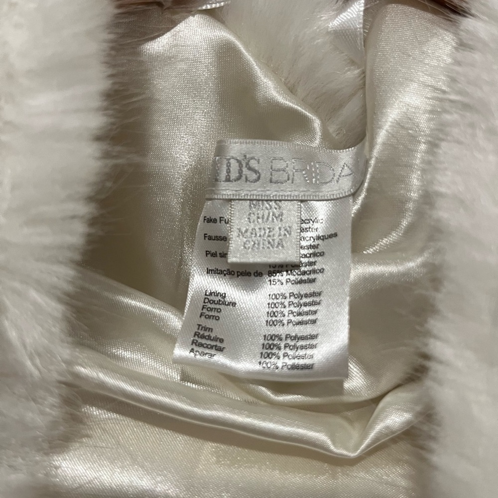 David’s Bridal Ivory Stole - Picture 2 of 2